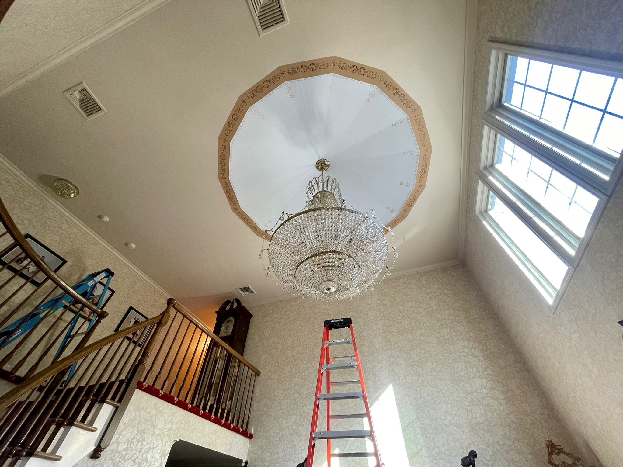 Best chandelier cleaning pros