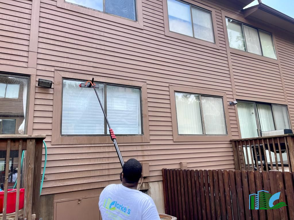 Exterior office cleaning services