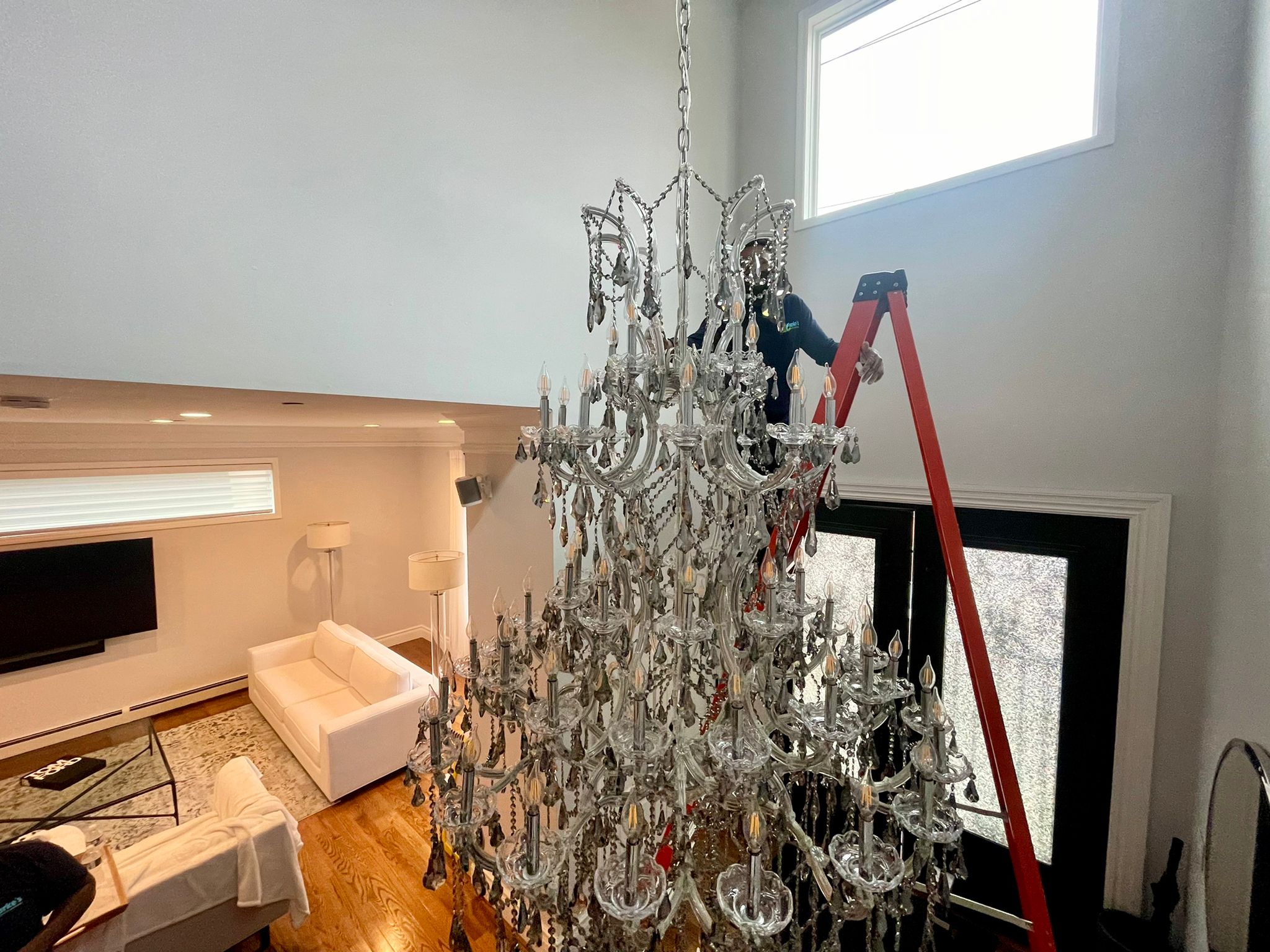 Professional chandelier cleaning service