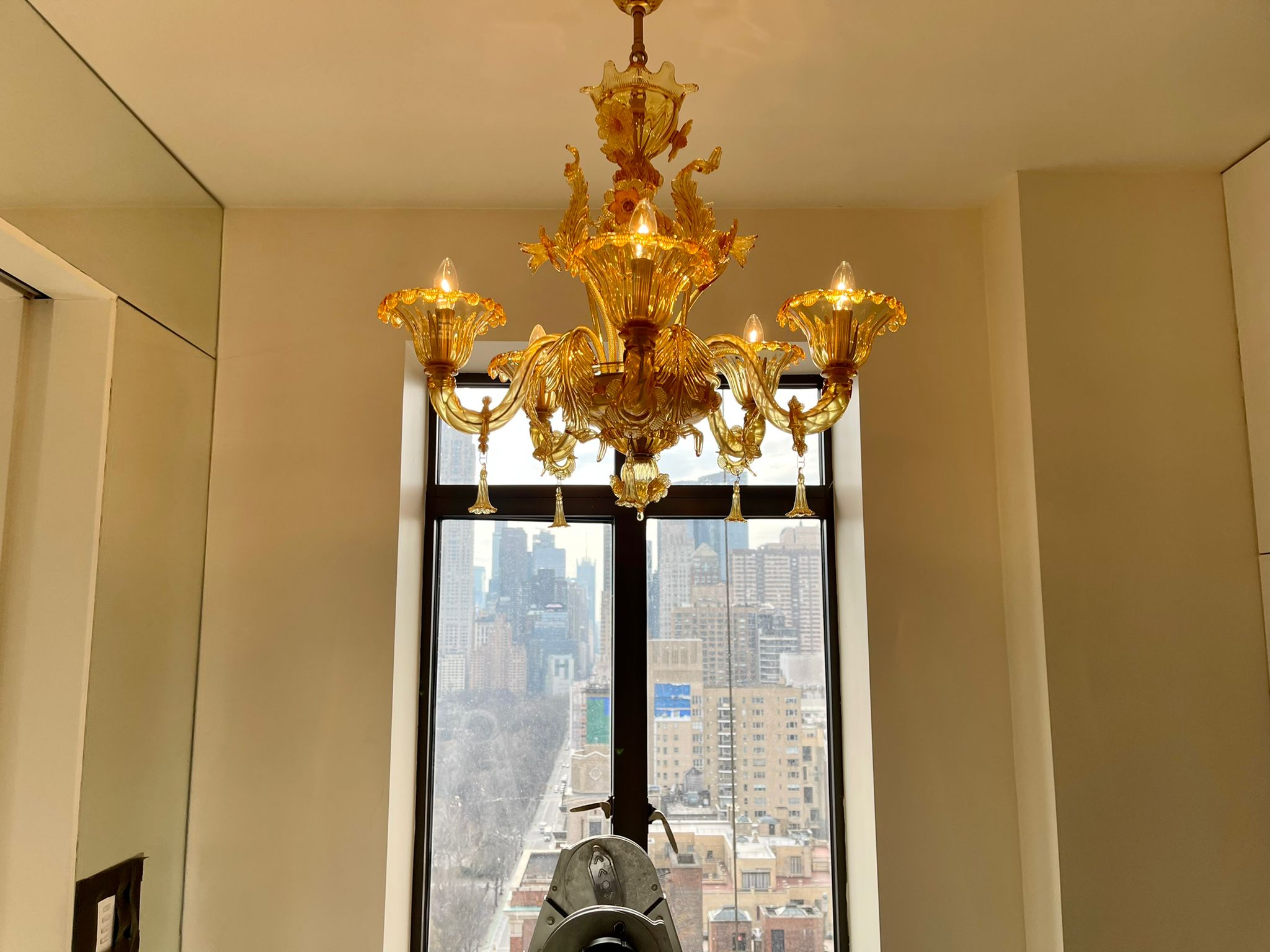 Professional chandelier cleaning pros near me