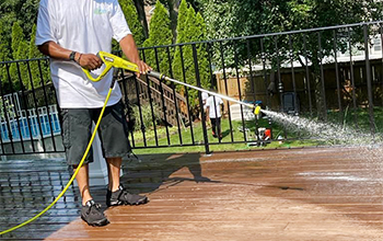 Deck-Pressure-washing-servicess