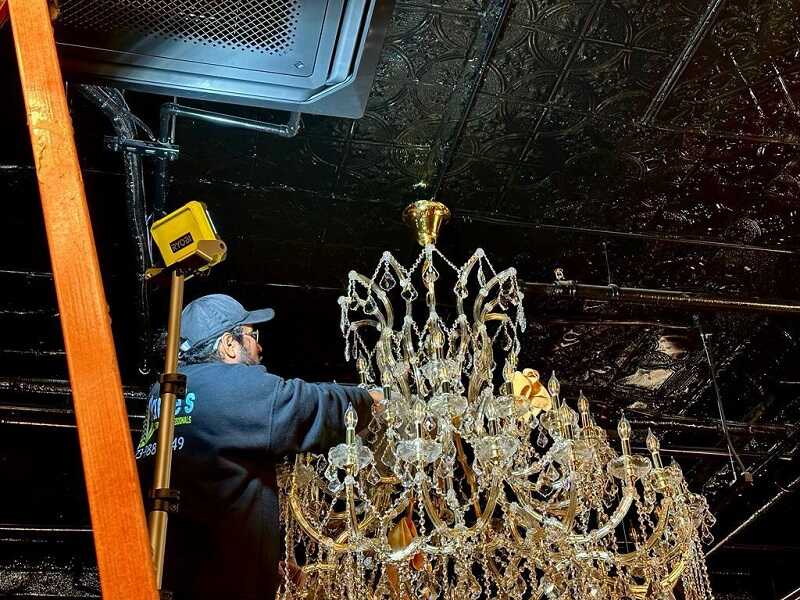 How to clean crystal chandelier crystals​
