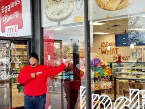 Read more about the article Shine Up Your House: A Guide to Window Cleaning